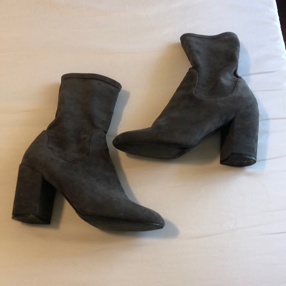 Halogen size 8 gray suede booties
